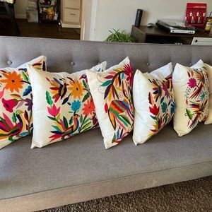 I’m selling decorative cushions for your living room, handmade raw blanket,.